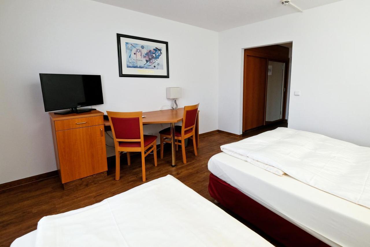 Apart Hotel Sehnde 3*