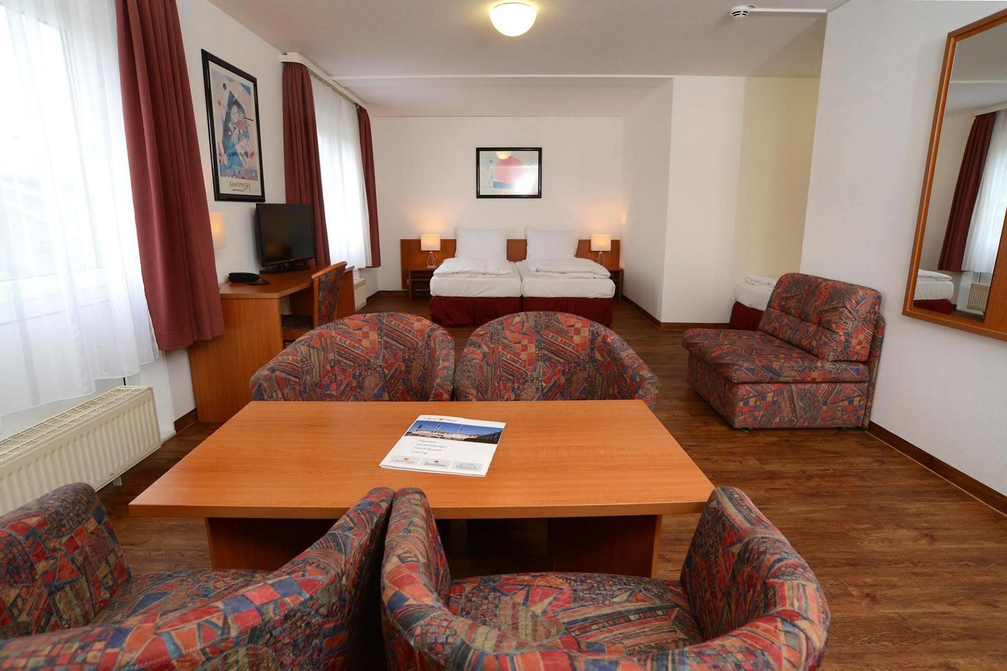 Apart Hotel Sehnde 3*